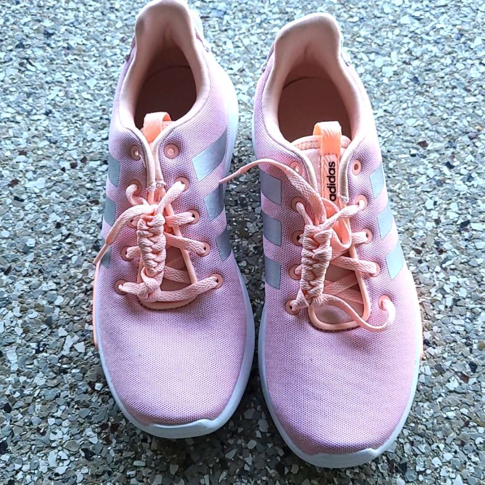 Girls Adidas sneaker size 4.5 NEW